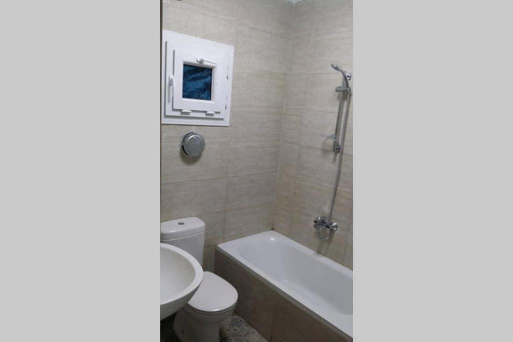 Sunny Modern Apartment With Good Internet, Near From City Center Of Alejandría Exterior foto